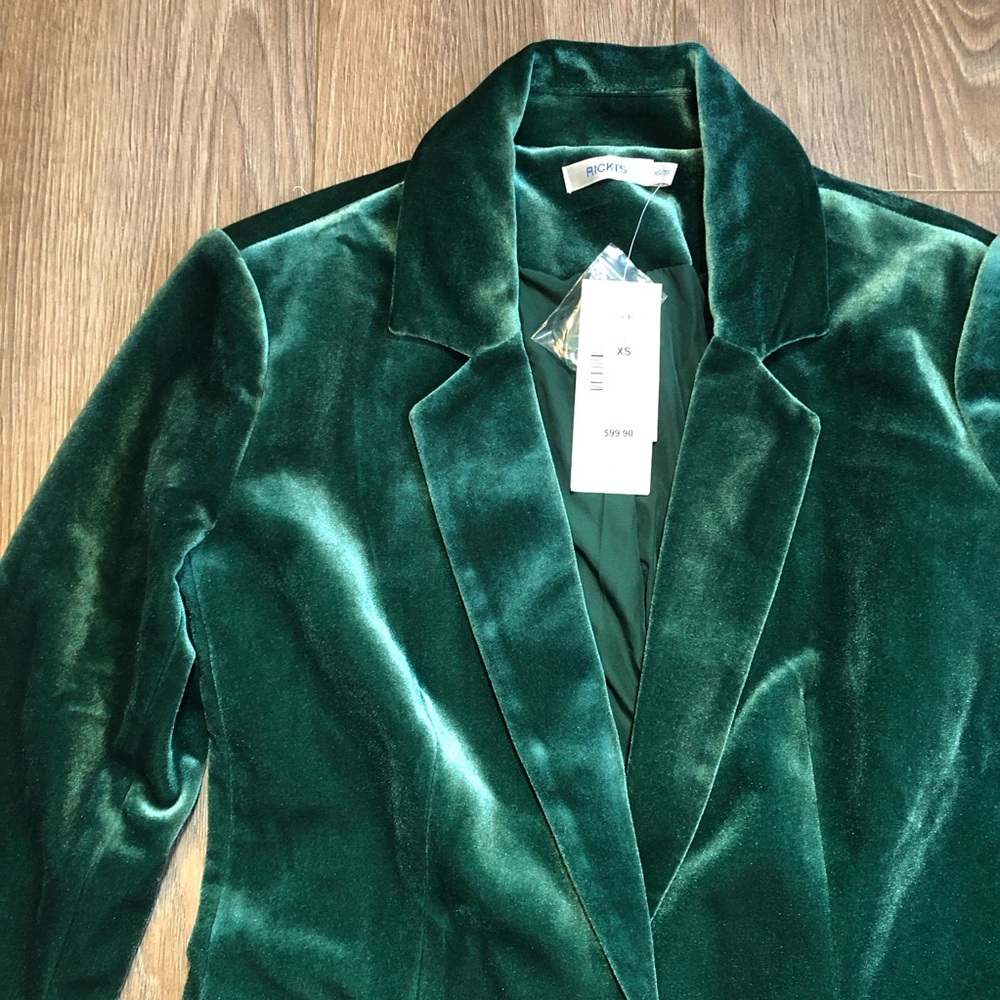 Ricki's Green Velvet Fitted Blazer - Picture 4 of 17